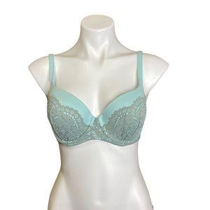 VICTORIAS SECRET Body by Victoria Lined Demi Lace Bra 32DD